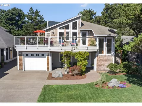 8960 Chinook Ln, Manzanita, OR 97130