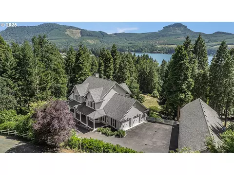 375 Marina Vista Dr, Lowell, OR 97452