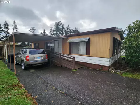16131 W Hoffeldt Ln #20, Brookings, OR 97415