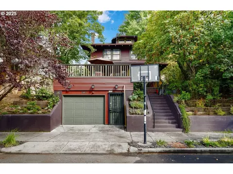 3105 NE Weidler St, Portland, OR 97232