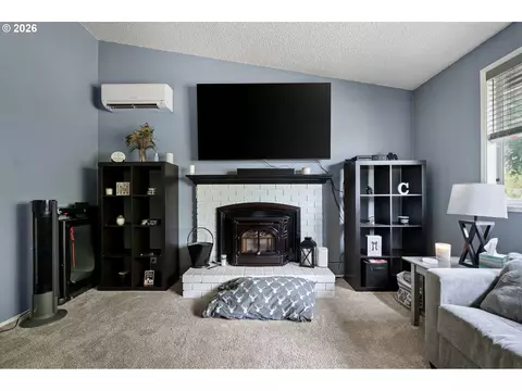 615 Kenmore St, Eugene, OR 97402 photo 5