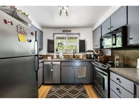 615 Kenmore St, Eugene, OR 97402 photo 10