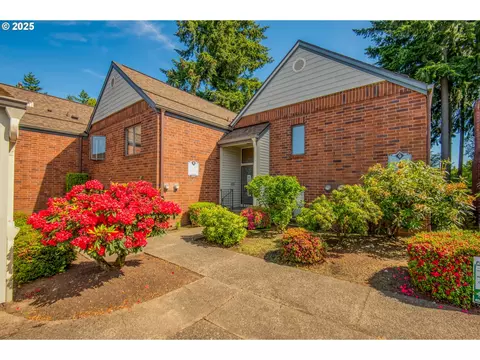 15035 NE Sacramento St #62, Portland, OR 97230