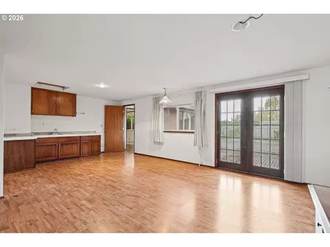Living - 787 N Terry St, Eugene, OR 97402 photo 5 of 6
