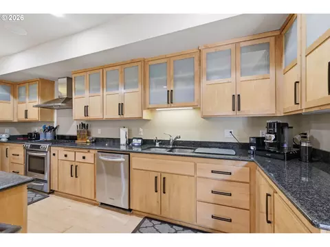 Kitchen - 2909 Lord Byron Pl, Eugene, OR 97408 photo 3 of 6