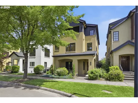 Exterior - 2909 Lord Byron Pl, Eugene, OR 97408 photo 2 of 11