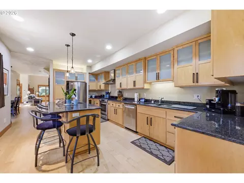 Kitchen - 2909 Lord Byron Pl, Eugene, OR 97408 photo 4 of 6
