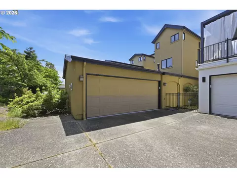 Exterior - 2909 Lord Byron Pl, Eugene, OR 97408 photo 7 of 11