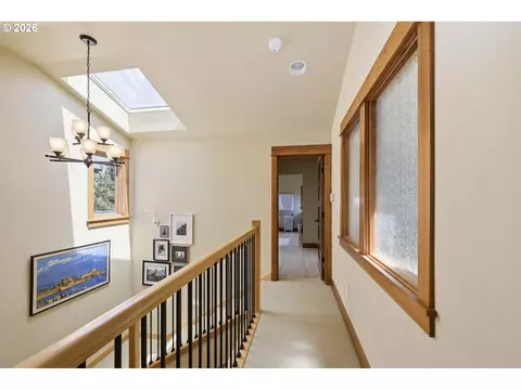 Entry Way - 2909 Lord Byron Pl, Eugene, OR 97408 photo 6 of 7
