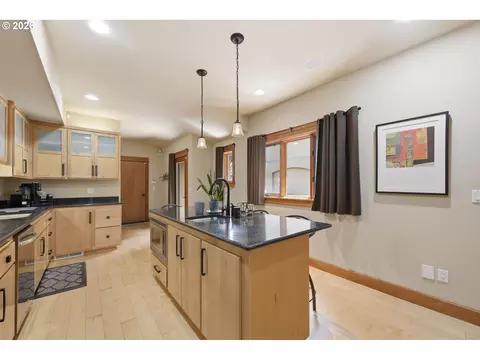 Kitchen - 2909 Lord Byron Pl, Eugene, OR 97408 photo 6 of 6