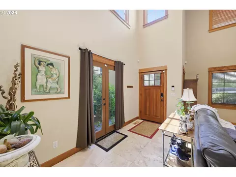 Entry Way - 2909 Lord Byron Pl, Eugene, OR 97408 photo 4 of 7