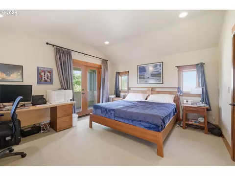 Bedroom - 2909 Lord Byron Pl, Eugene, OR 97408 photo 1 of 4