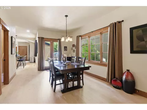 Dining - 2909 Lord Byron Pl, Eugene, OR 97408 photo 1 of 2
