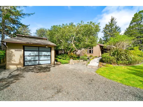 34580 Nehalem Ave, Manzanita, OR 97130