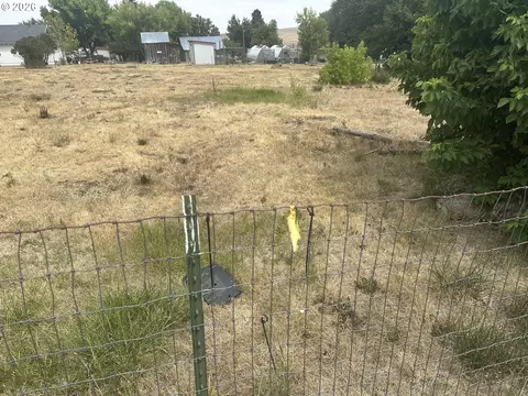 11 E Main, Long Creek, OR 97856