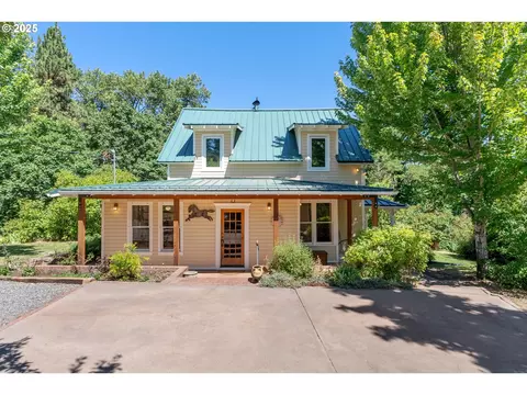 951 Mosier Creek Rd, Mosier, OR 97040