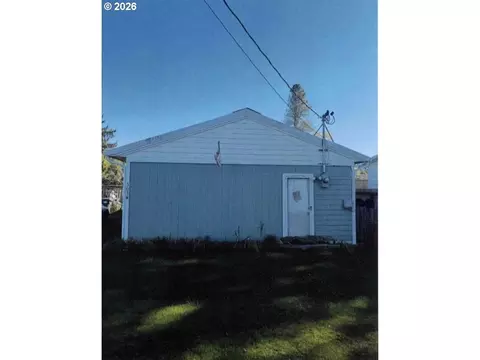 303 Monroe St, South Bend, WA 98586