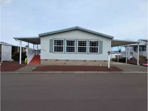 205 W River Ridge Ave, Roseburg, OR 97471