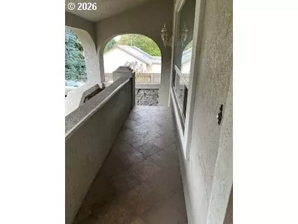 9251 NE Schuyler St, Portland, OR 97220