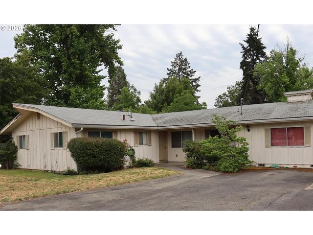 711 SW Rogue River Ave, Grants Pass, OR 97526