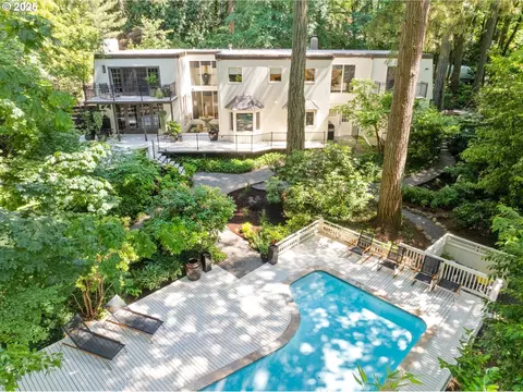 2917 Westview Cir, Lake Oswego, OR 97034