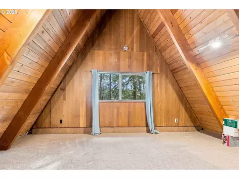 Bedroom - 68750 E Barlow Trail Rd, Rhododendron, OR 97049 photo 1 of 4
