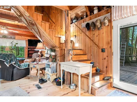 Entry Way - 68750 E Barlow Trail Rd, Rhododendron, OR 97049 photo 1 of 3