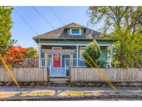 6716 SE Mall St, Portland, OR 97206