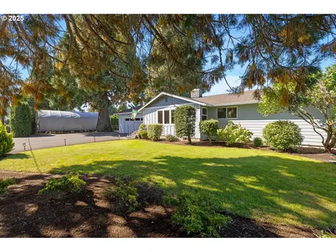 17909 S Holly Ln, Oregon City, OR 97045