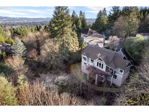 17295 SW Soren Ct, Beaverton, OR 97007