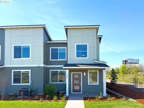 3256 SEquinox Ln, Hillsboro, OR 97123