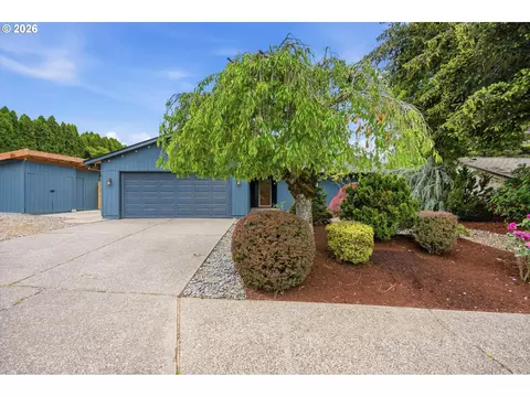 11765 SW Springwood Dr, Portland, OR 97223