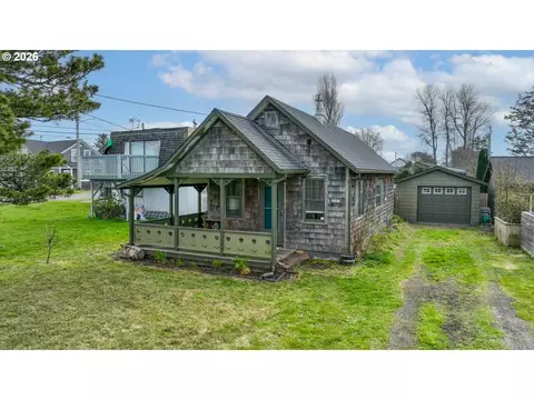 209 5th St NE, Long Beach, WA 98631