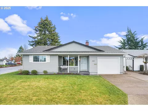 122 E Clackamas Cir, Woodburn, OR 97071