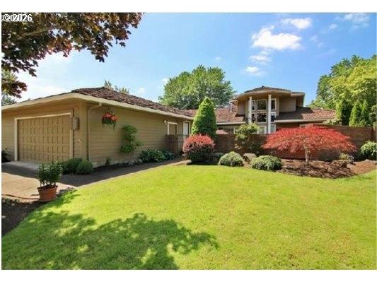 8220 SW Fairway Dr, Wilsonville, OR 97070