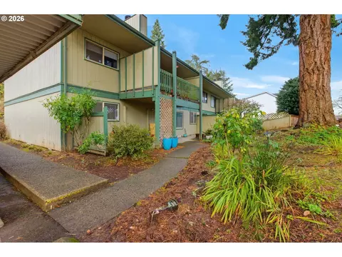 Exterior - 600 Cherry Dr #8, Eugene, OR 97401 photo 3 of 6