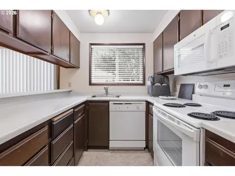 Kitchen - 600 Cherry Dr #8, Eugene, OR 97401 photo 1 of 4