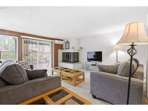 Living - 600 Cherry Dr #8, Eugene, OR 97401 photo 1 of 4