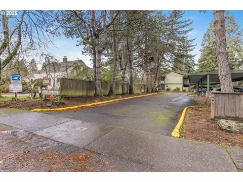 Exterior - 600 Cherry Dr #8, Eugene, OR 97401 photo 2 of 6
