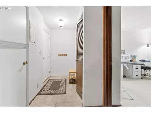 Entry Way - 600 Cherry Dr #8, Eugene, OR 97401 photo 1 of 5