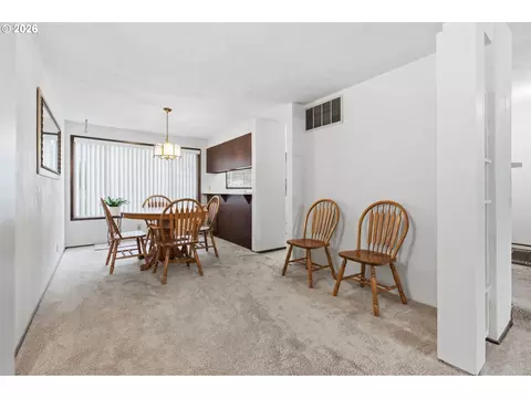 Dining - 600 Cherry Dr #8, Eugene, OR 97401 photo 2 of 4