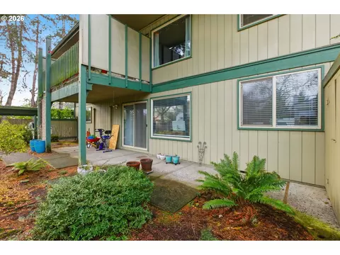 Exterior - 600 Cherry Dr #8, Eugene, OR 97401 photo 5 of 6
