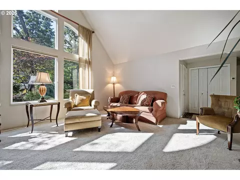 Living - 85 W 35th Pl, Eugene, OR 97405 photo 2 of 2