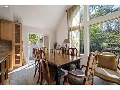 Dining - 85 W 35th Pl, Eugene, OR 97405 photo 2 of 3