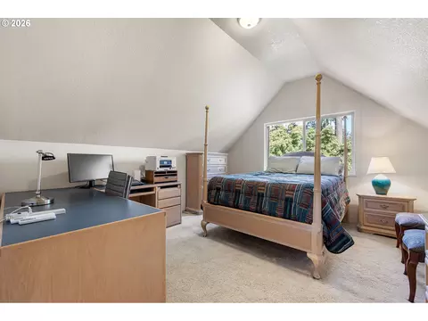 Bedroom - 85 W 35th Pl, Eugene, OR 97405 photo 4 of 5