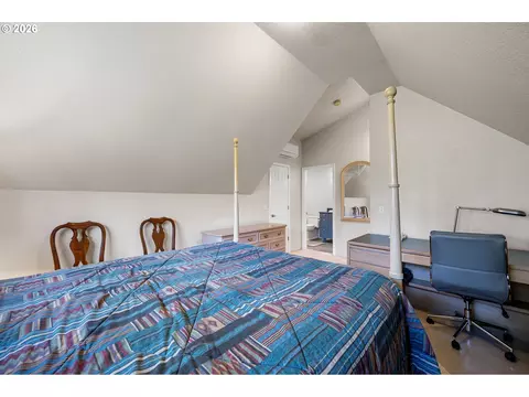 Bedroom - 85 W 35th Pl, Eugene, OR 97405 photo 5 of 5
