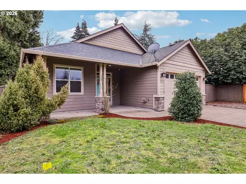 1020 N Juniper St, Canby, OR 97013