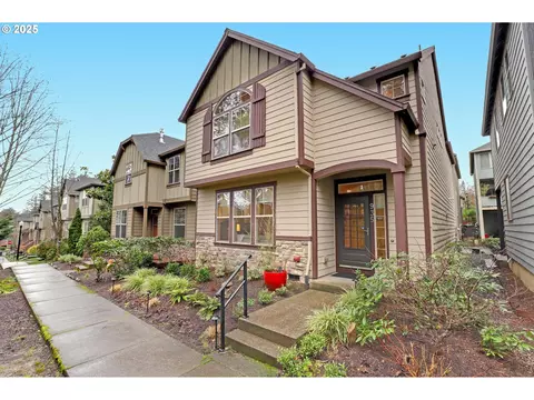 935 SW Mozart Ter, Portland, OR 97225