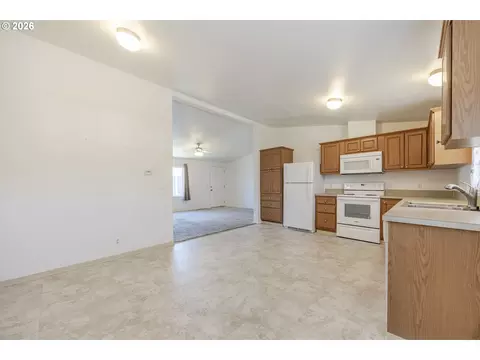 Kitchen - 1699 N Terry St, Eugene, OR 97402 photo 5 of 5