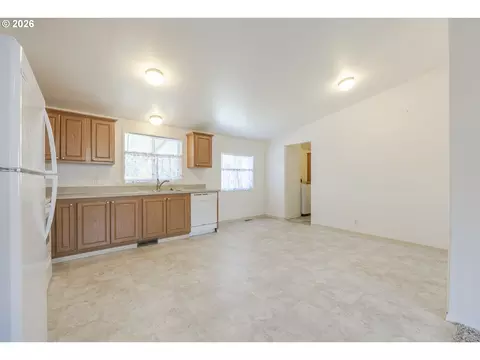 Kitchen - 1699 N Terry St, Eugene, OR 97402 photo 2 of 5